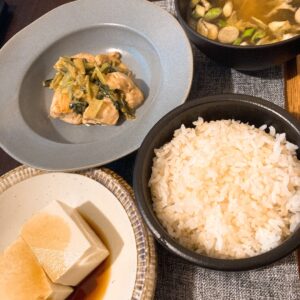 鶏むね肉と小松菜のマヨネーズ炒め