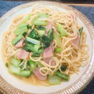 江戸菜とベーコンのパスタ