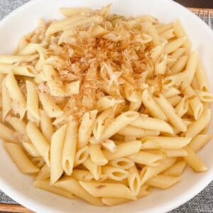 ツナとネギのバター麺つゆ和風ペンネ