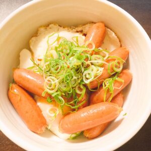 目玉焼きウインナー丼