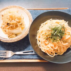 明太子パスタとキノコのタマネギ漬け乗せ冷奴