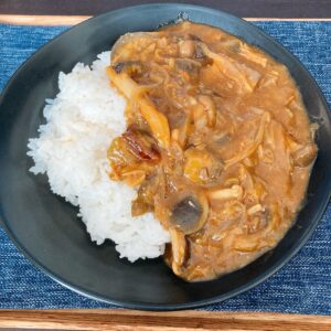 サバ缶とナスのカレー