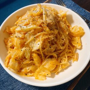 キャベツと鶏むね肉のトマトパスタ