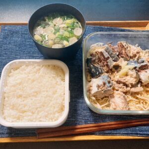 鯖の水煮と切り干し大根を和えたやつ定食