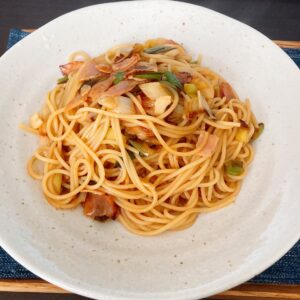 ベーコンと長ネギのトマトパスタ