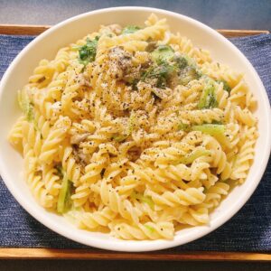 アワビタケとレタスのショートパスタ