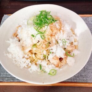 鶏肉と鬼おろしの和風パスタ