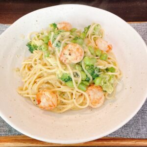 エビとブロッコリーと枝豆のクリームパスタ