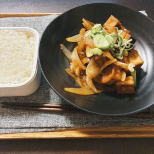 厚揚げとタマネギのさっぱり煮