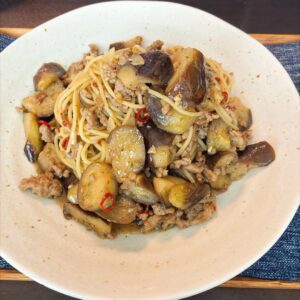 ナスと挽肉のペペロンチーノ