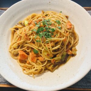 鮭と長ネギの麺つゆバターパスタ