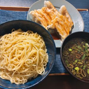 鶏がら醤油つけ麺と餃子