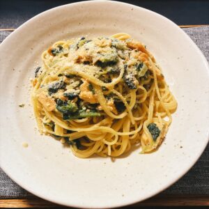 鮭とほうれん草のクリームパスタ