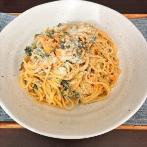 鮭とほうれん草のクリームパスタ